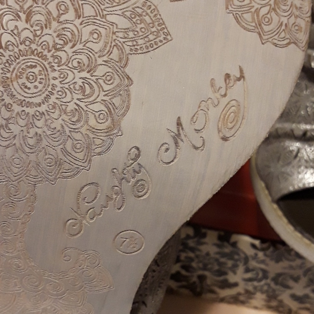 New - Picture 2 of 4